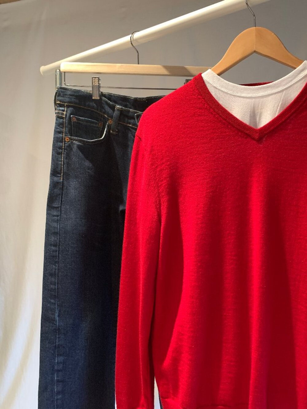 Combo #3 Côté Cabine - Men's V-Neck Pullover and T-shirt with Levi's 505